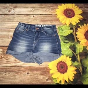 blue short jean shorts